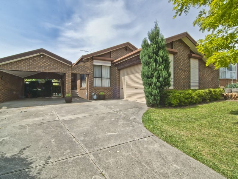 16 Chantell Avenue, Endeavour Hills VIC 3802