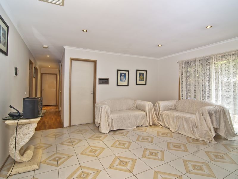 16 Chantell Avenue, Endeavour Hills VIC 3802