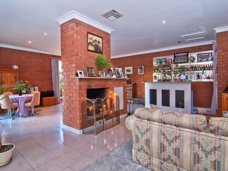 11 Moody Place, Endeavour Hills VIC 3802