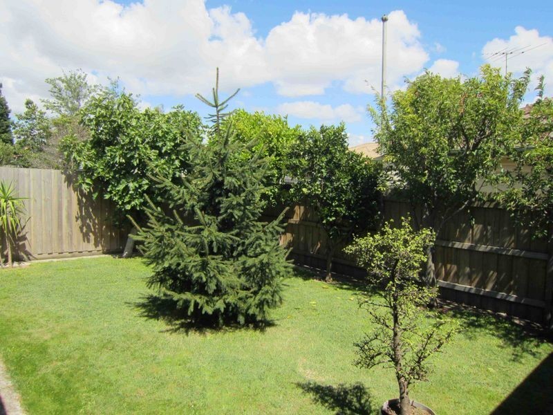 2/12 Birdwood Avenue, Dandenong VIC 3175