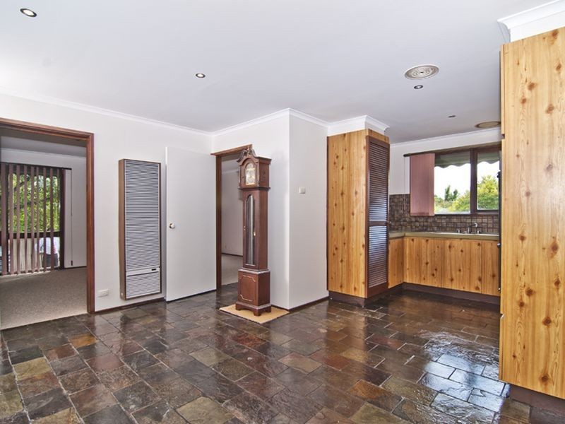 11 Whitestone Court, Endeavour Hills VIC 3802