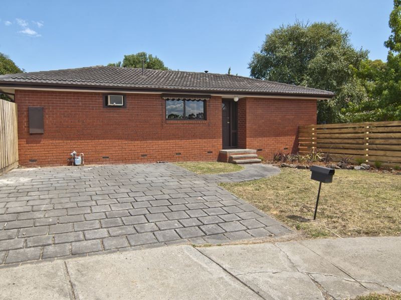 11 Whitestone Court, Endeavour Hills VIC 3802