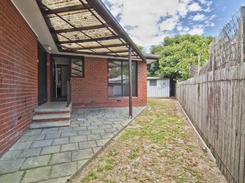 11 Whitestone Court, Endeavour Hills VIC 3802