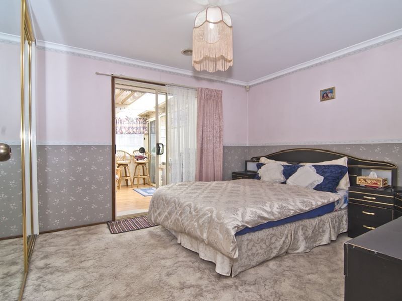 3 Rhonda Close, Endeavour Hills VIC 3802