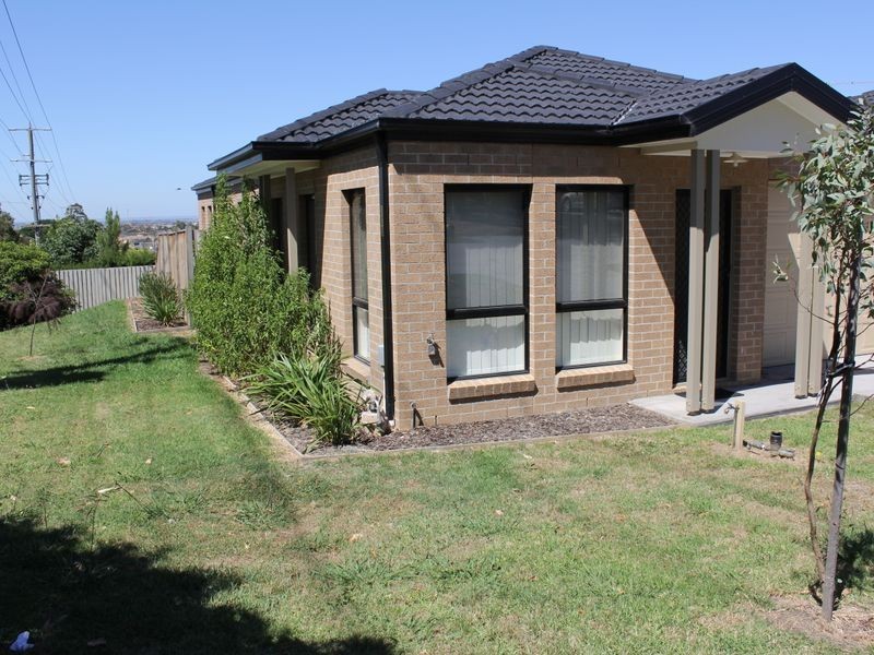 1/103 Army Road, Pakenham VIC 3810