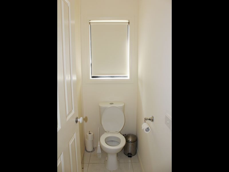 1/103 Army Road, Pakenham VIC 3810