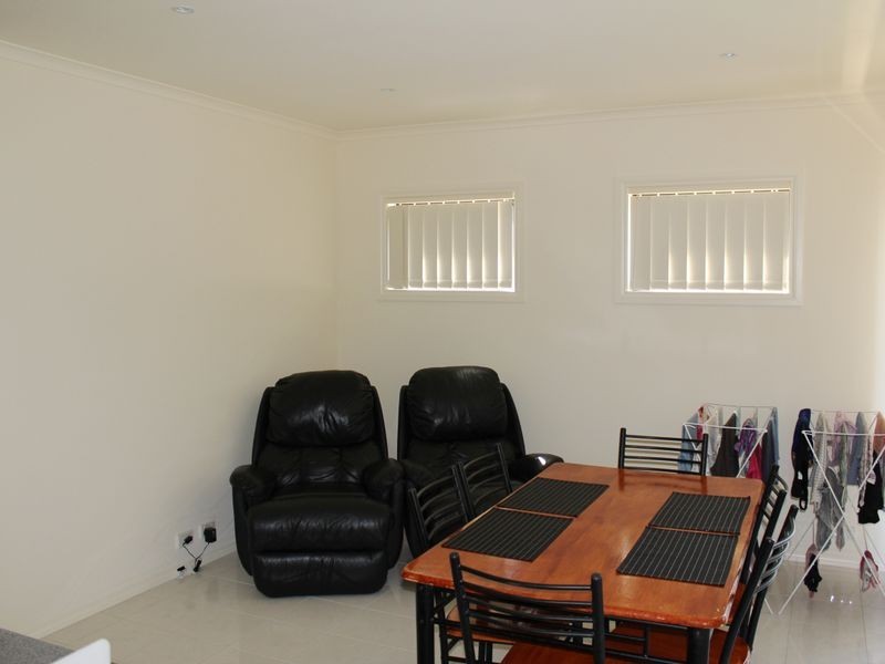 1/103 Army Road, Pakenham VIC 3810