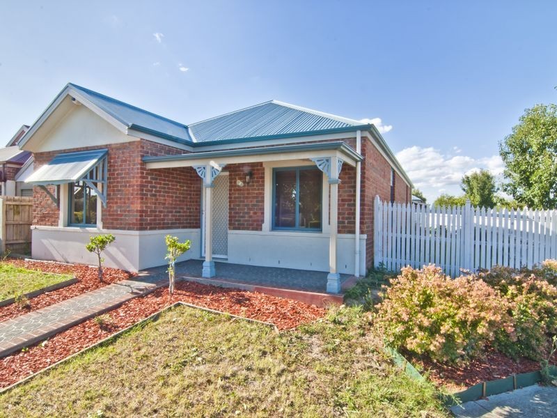 27 Hickory Drive, Narre Warren VIC 3805