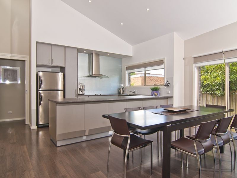 43A Robert Molyneux Avenue, Endeavour Hills VIC 3802