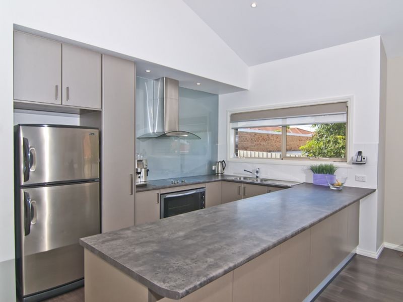 43A Robert Molyneux Avenue, Endeavour Hills VIC 3802