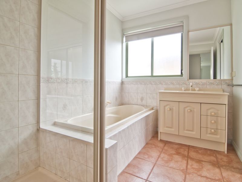 1B Ross Street, Dandenong VIC 3175