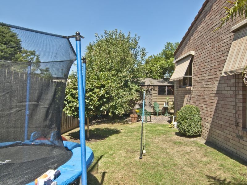 104 John Fawkner Drive, Endeavour Hills VIC 3802