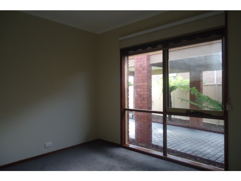 10 Fenton Court, Keysborough VIC 3173
