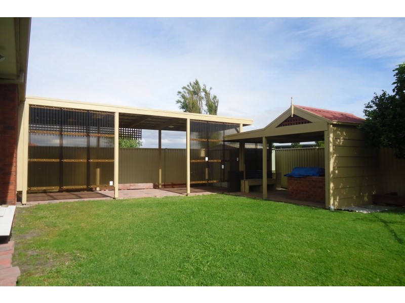 10 Fenton Court, Keysborough VIC 3173