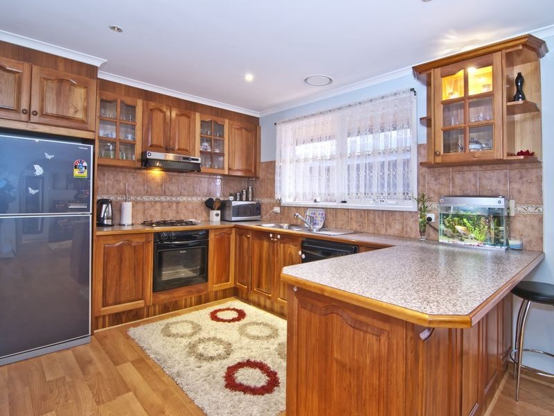 11 Bedford Court, Endeavour Hills VIC 3802