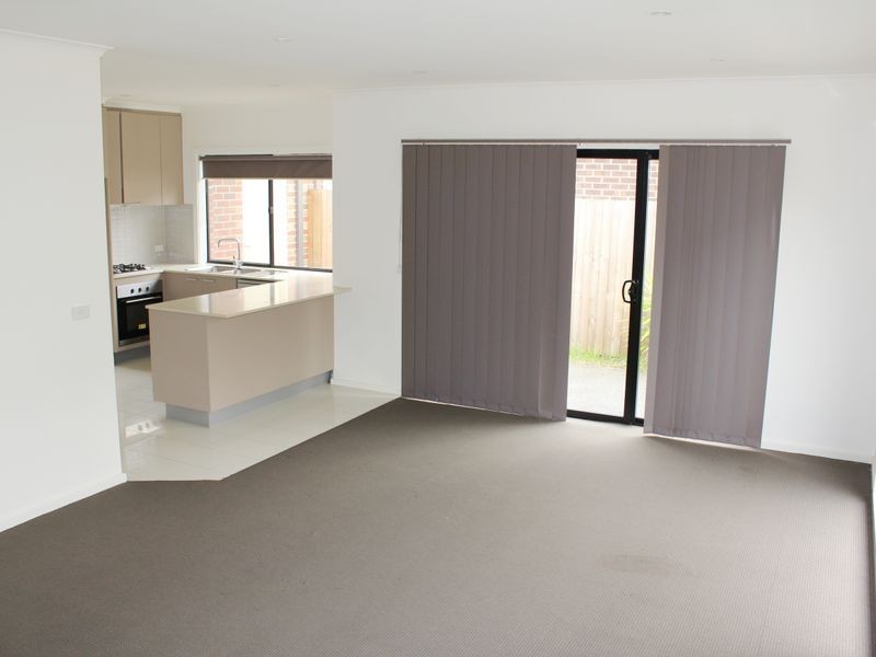 8/21 Kingfisher Drive, Doveton VIC 3177