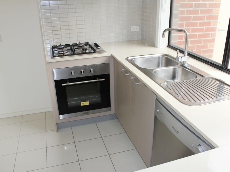 8/21 Kingfisher Drive, Doveton VIC 3177