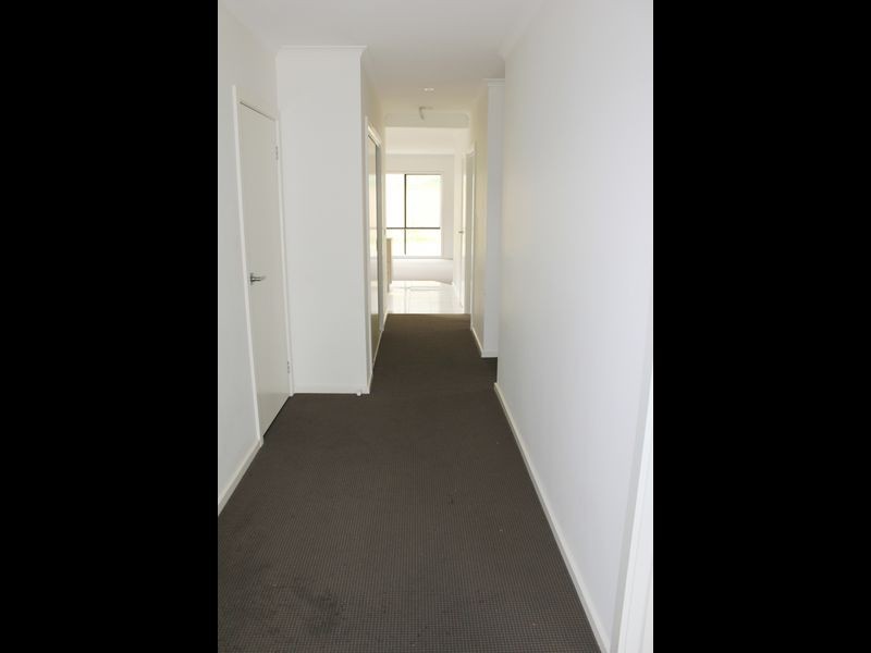 8/21 Kingfisher Drive, Doveton VIC 3177