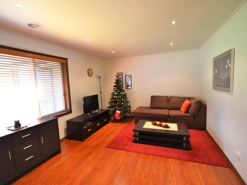 2/90 Clow Street, Dandenong VIC 3175