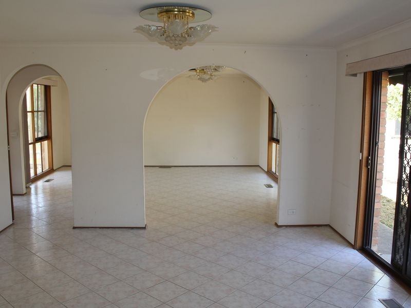 8 Kanumbra Court, Hallam VIC 3803