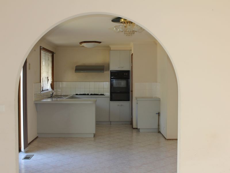 8 Kanumbra Court, Hallam VIC 3803