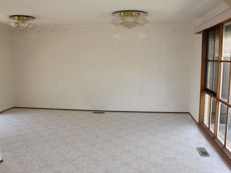 8 Kanumbra Court, Hallam VIC 3803