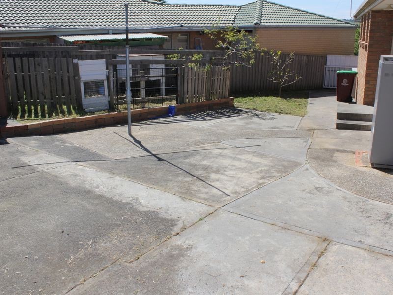 8 Kanumbra Court, Hallam VIC 3803