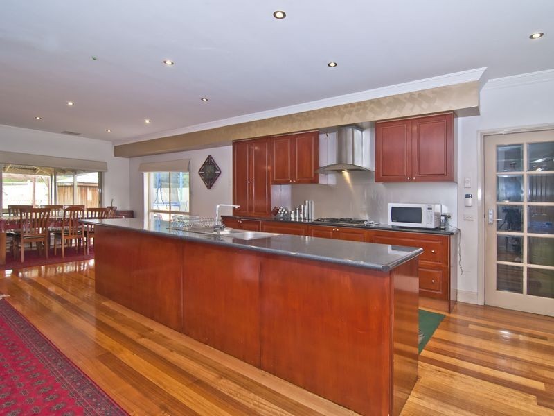 160 Sweeney Drive, Narre Warren VIC 3805