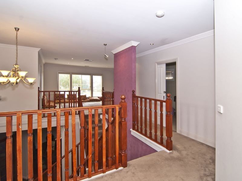 160 Sweeney Drive, Narre Warren VIC 3805