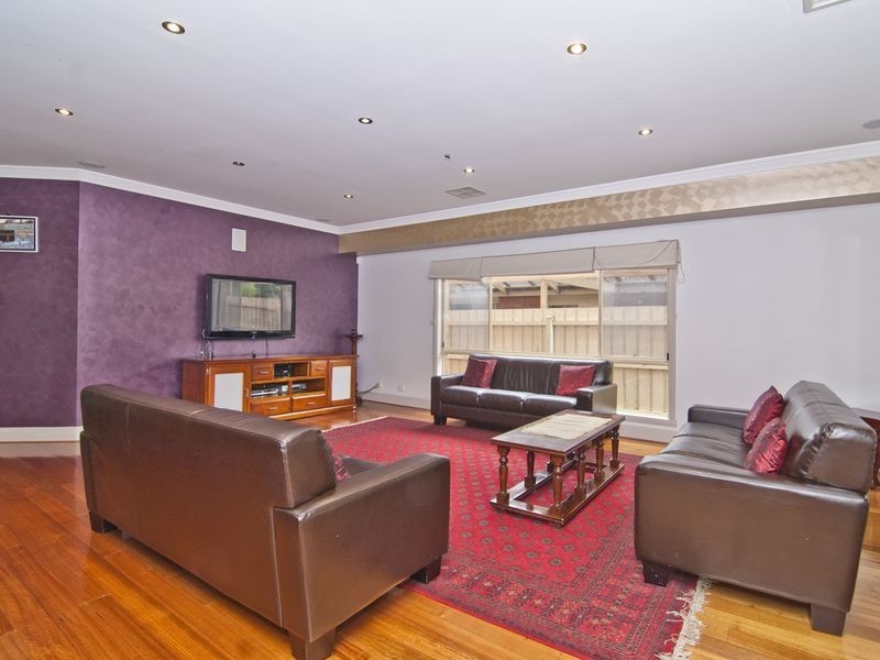 160 Sweeney Drive, Narre Warren VIC 3805