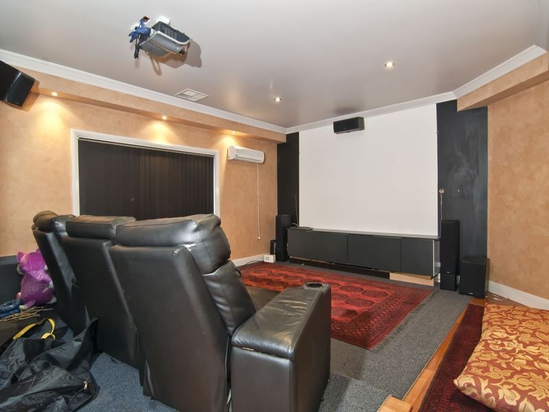 160 Sweeney Drive, Narre Warren VIC 3805