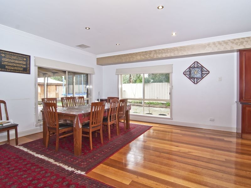 160 Sweeney Drive, Narre Warren VIC 3805