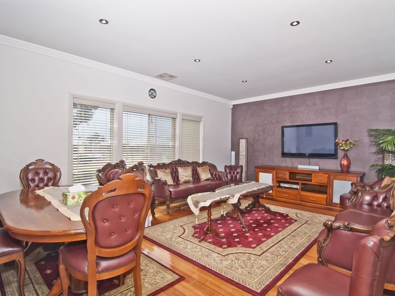 160 Sweeney Drive, Narre Warren VIC 3805