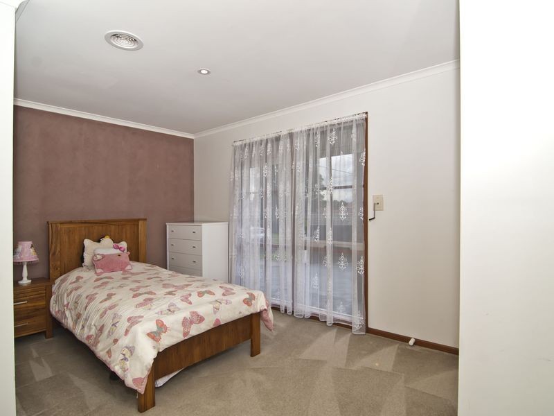 12 Simon Court, Hampton Park VIC 3976