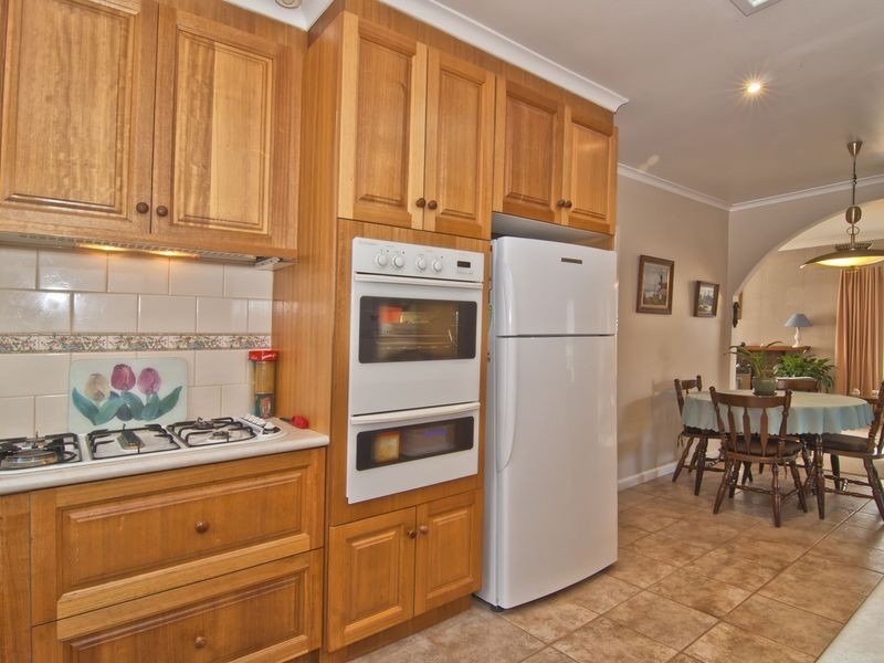 13 Leeside Street, Dandenong North VIC 3175