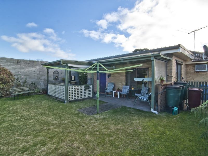 13 Leeside Street, Dandenong North VIC 3175