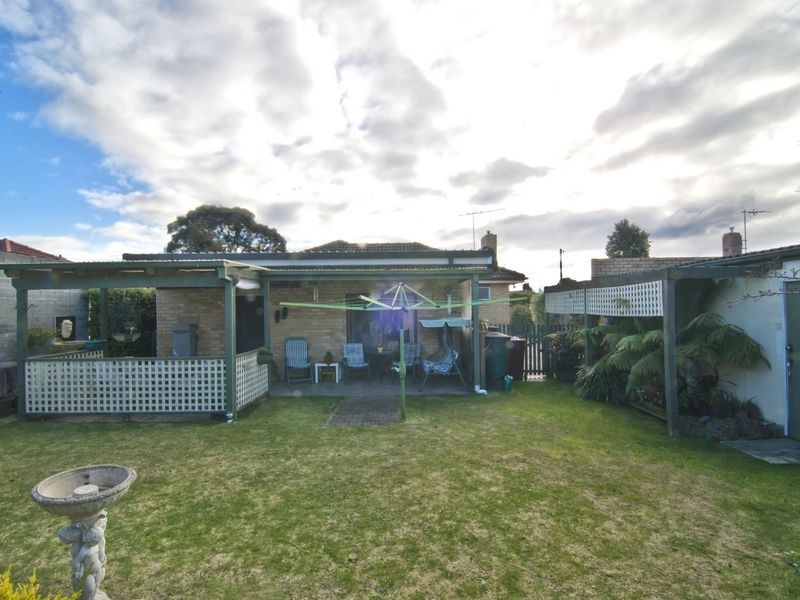 13 Leeside Street, Dandenong North VIC 3175