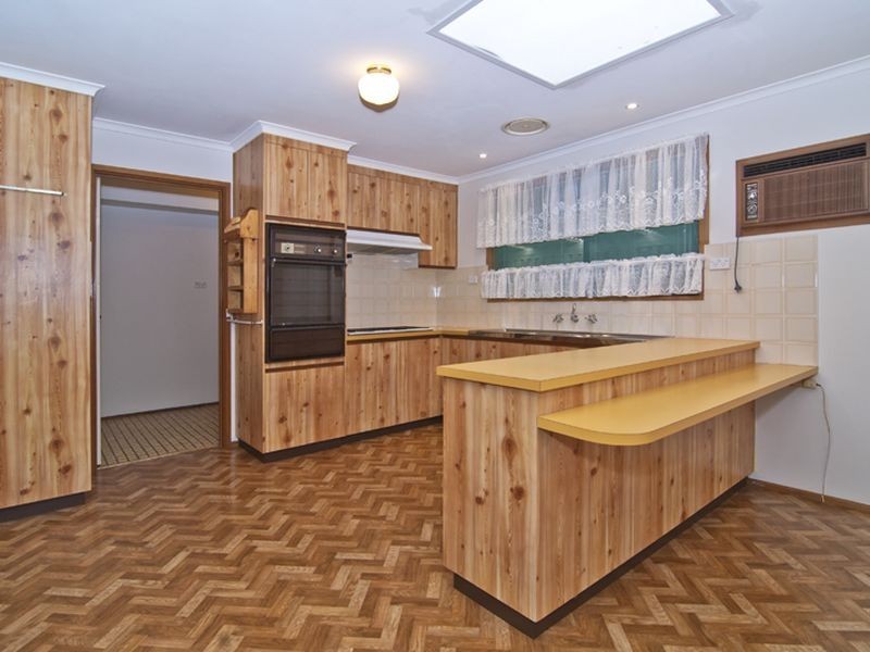 32 Cliffton Way, Endeavour Hills VIC 3802