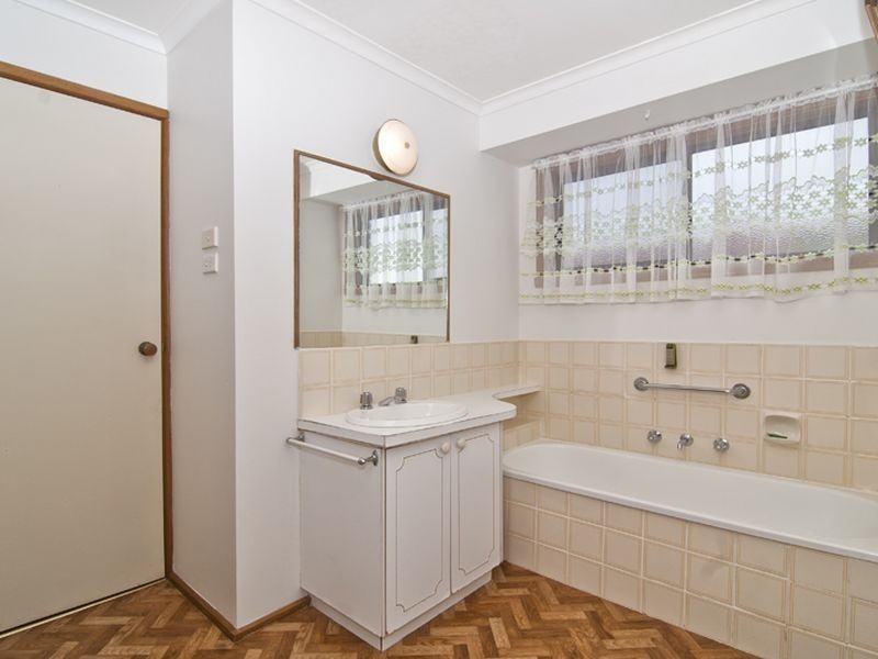 32 Cliffton Way, Endeavour Hills VIC 3802
