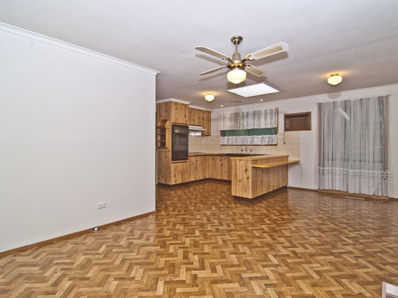 32 Cliffton Way, Endeavour Hills VIC 3802