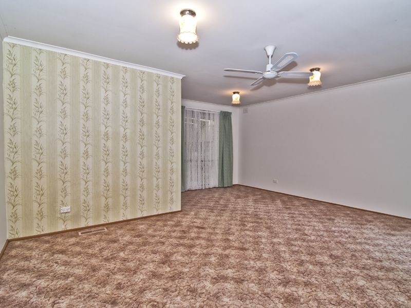 32 Cliffton Way, Endeavour Hills VIC 3802
