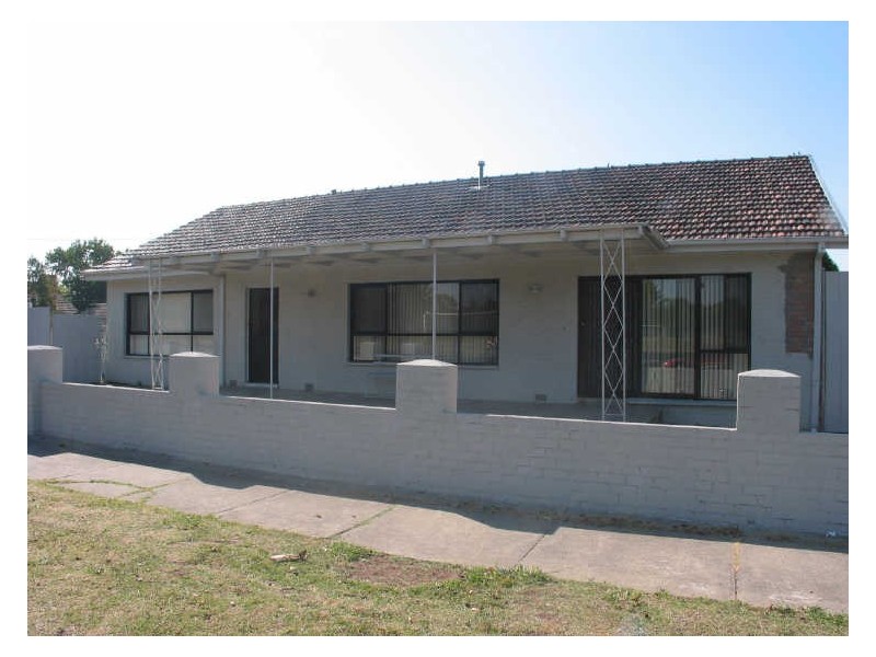 2 Masters Street, Dandenong VIC 3175