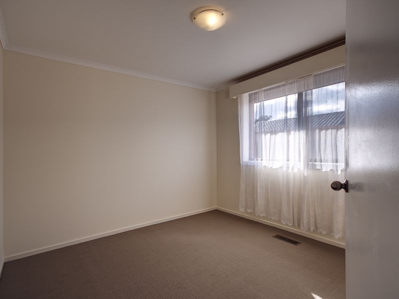 2 Roslyn Court, Dandenong North VIC 3175