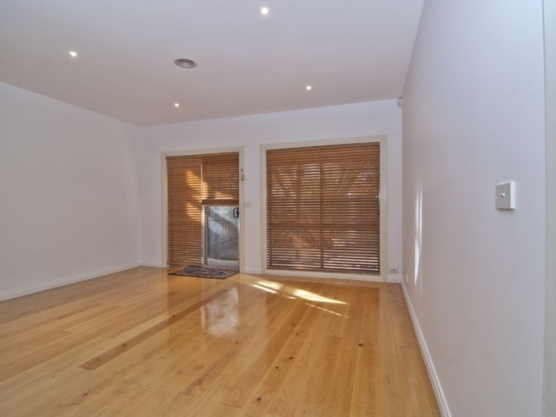 2/32 Stud Road, Dandenong VIC 3175