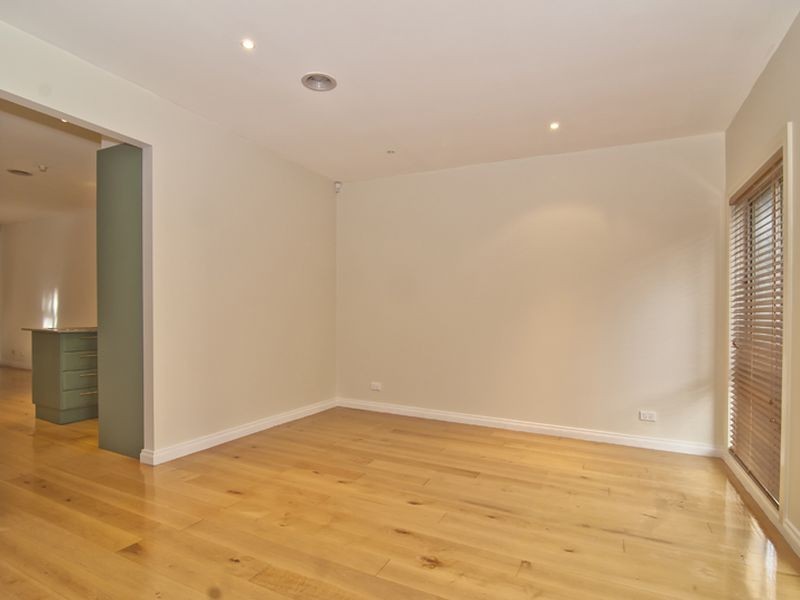 2/32 Stud Road, Dandenong VIC 3175