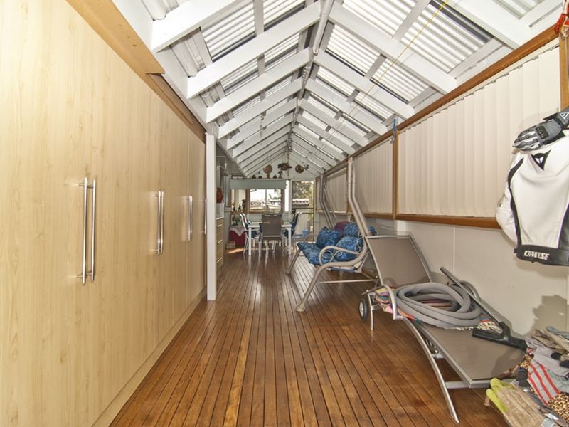14 Isaac Smith Crescent, Endeavour Hills VIC 3802
