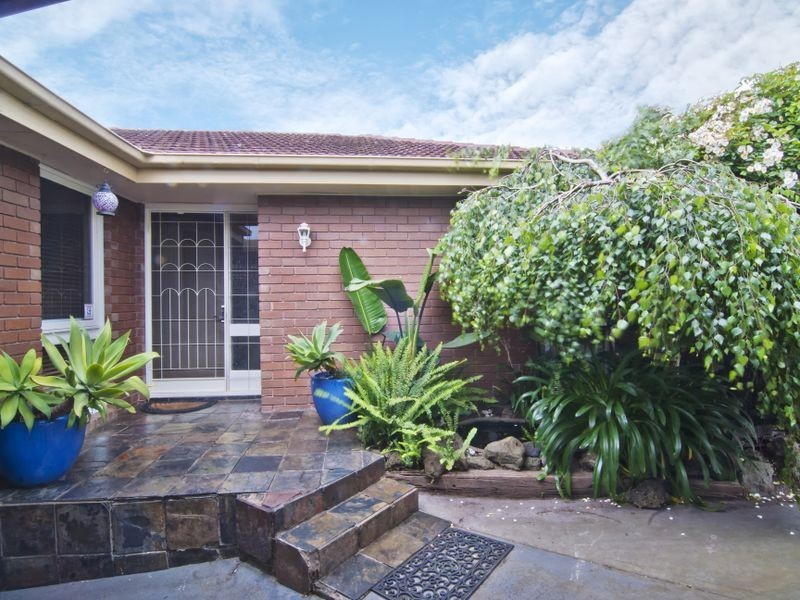 112 James Cook Drive, Endeavour Hills VIC 3802