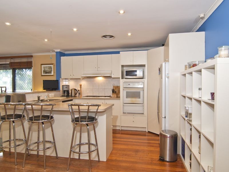 112 James Cook Drive, Endeavour Hills VIC 3802