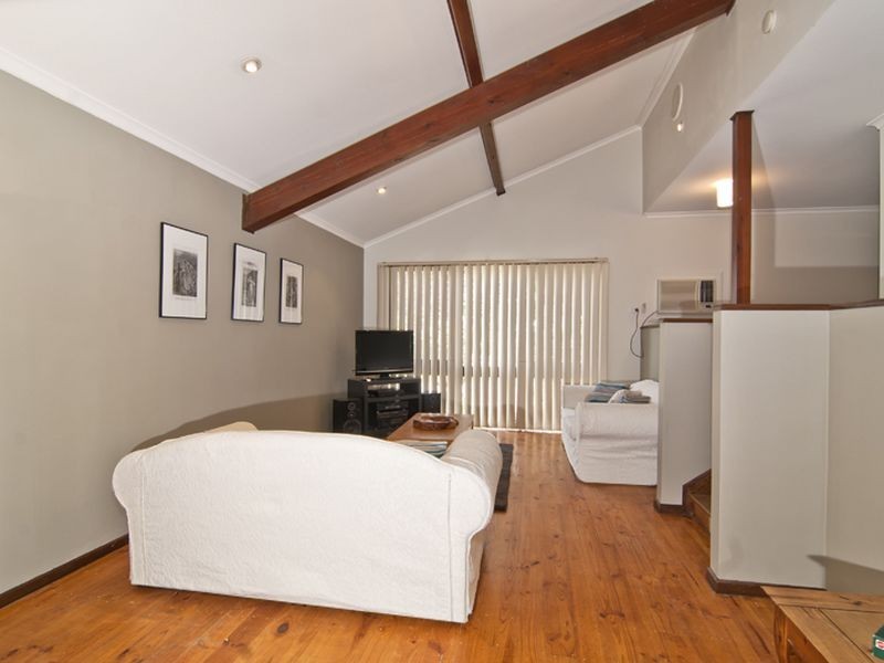 62 Chalcot Drive, Endeavour Hills VIC 3802