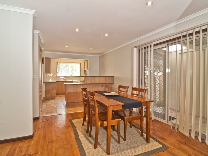 62 Chalcot Drive, Endeavour Hills VIC 3802